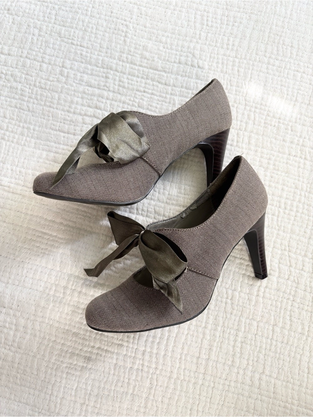 Roberto Vianni Herringbone Brown Bow Cutout Pumps Size 6 - Picture 3 of 12